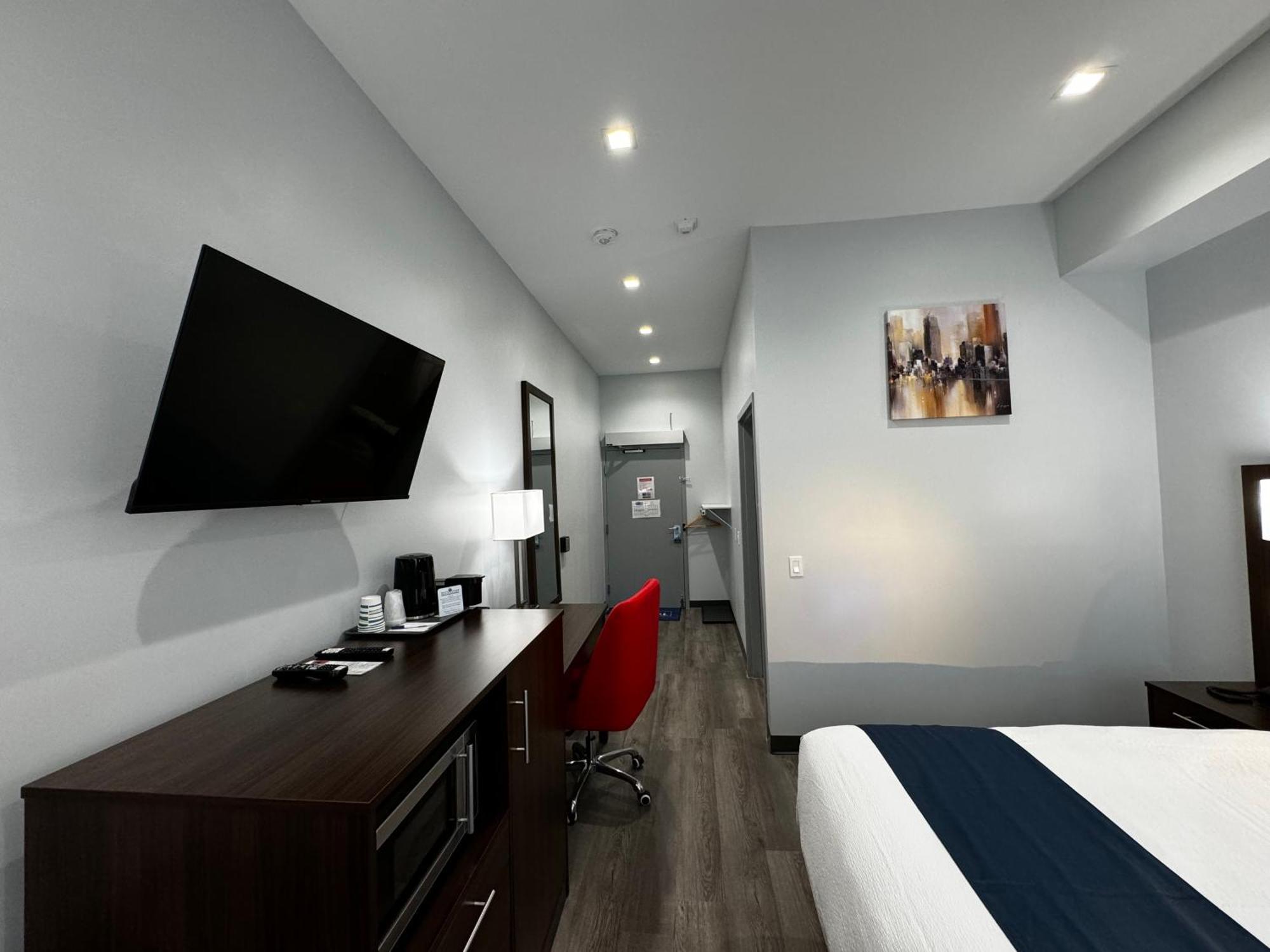 Travelodge By Wyndham Cochrane Екстериор снимка